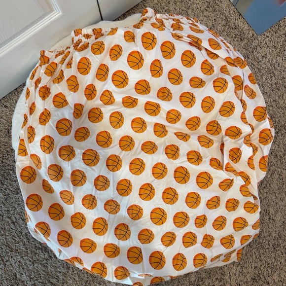 Crate and Barrel Kids Basketball Print Kids Bedding Set with Quilt/Comforter - Picture 2 of 4